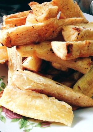 Una foto de Yucas fritas ¡las preferidas en la cena!