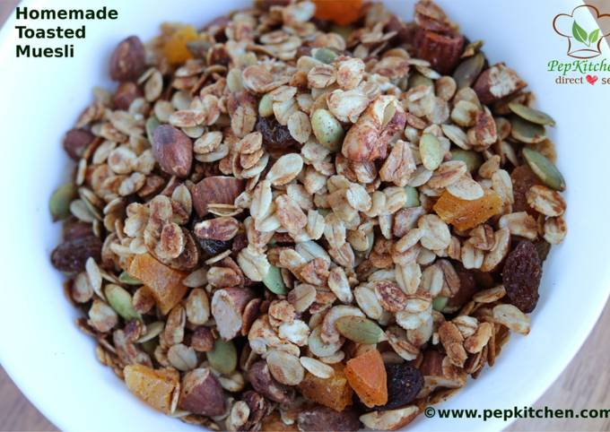 Homemade Toasted Muesli