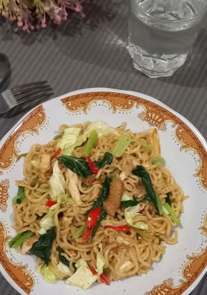 Foto resep Mie Goreng Ayam Suwir Sat-set