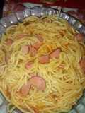 Guiso de fideo espaguetti con salchichas