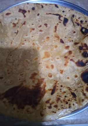 A picture of Karara khasta paratha.