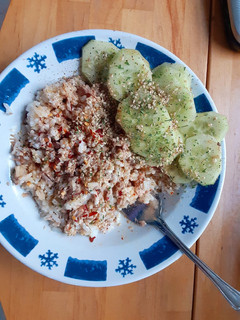 A picture of Tuna and rice savory, spicy warm salad.