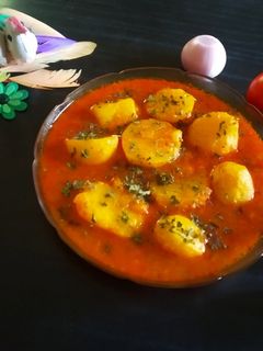 દમ આલુ (Dum Aloo recipe in gujarati) રેસીપી મુખ્ય ફોટો