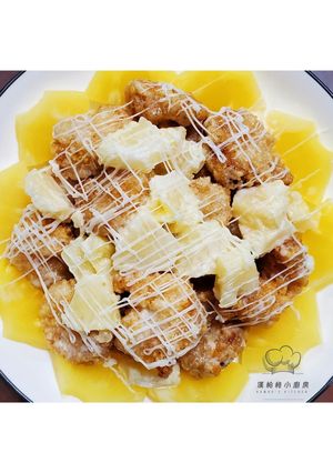 A picture of Light Pineapple Shrimp Balls.