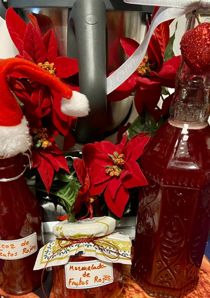 Una foto de Licor de Frutos Rojos (Thermomix)
