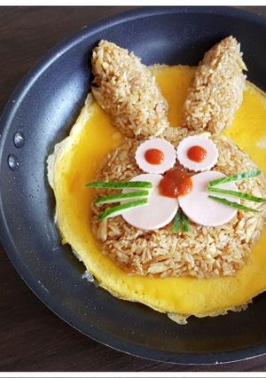 Hình của món Omurice Thỏ Ngọc cute 🐰.