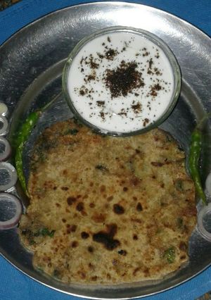 A picture of Aloo paratha.