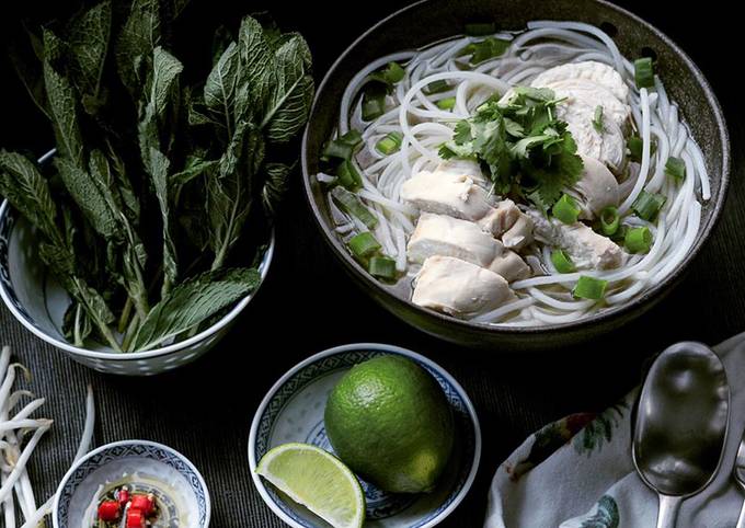 How to Prepare Quick Pho Ga, Vietnamese Chicken Noodle Soup