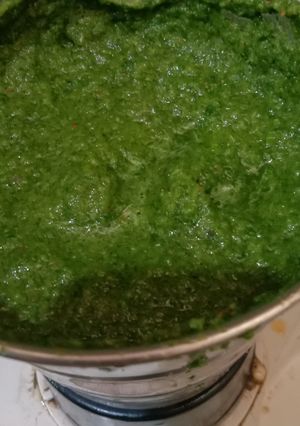 A picture of Coriander chutney.