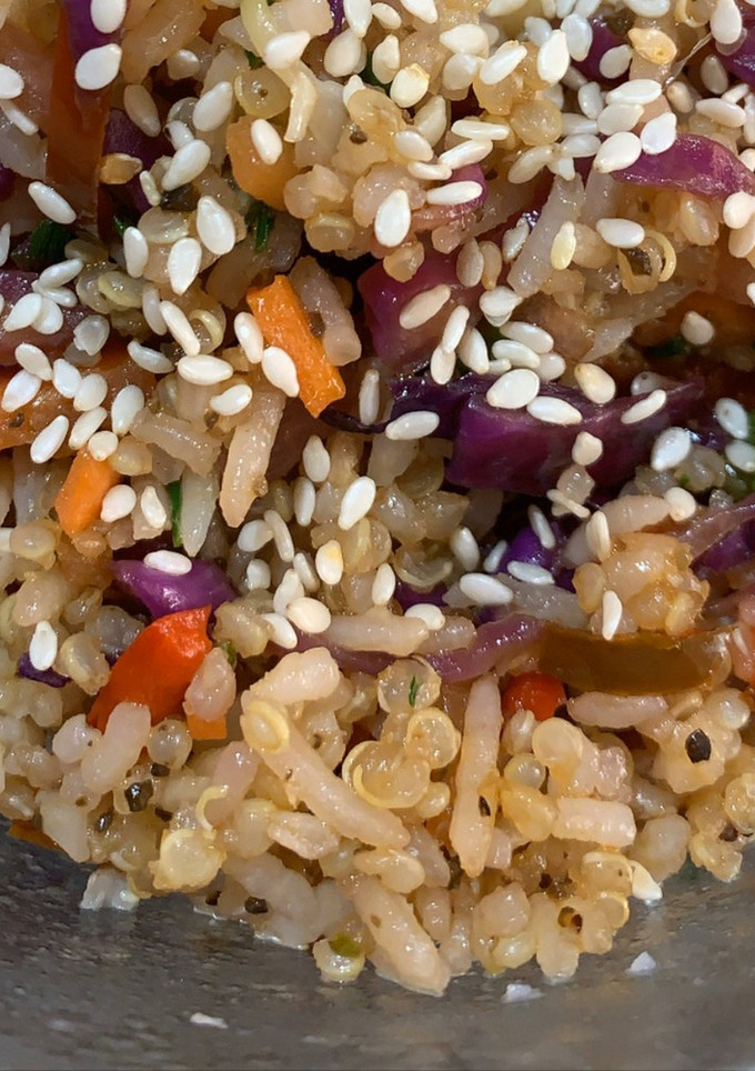 Una foto de Arroz frito de vegetales
