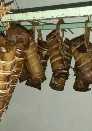 Hình của món Bánh tét nhân đậu xanh ngọt.