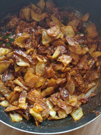 Cara Gampang Menyiapkan Resep Kering tempe kentang pedas manis yang Lezat Sekali Anti Ribet, Lezat