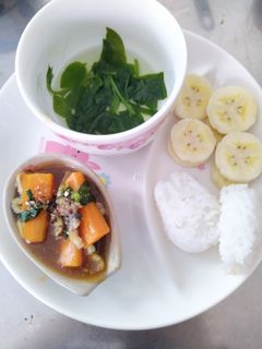Hình của món Lươn cuộn cà rốt sốt tương.