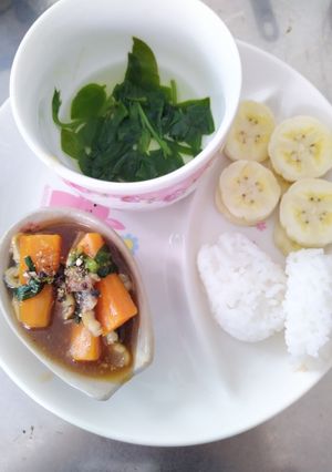 Hình của món Lươn cuộn cà rốt sốt tương.
