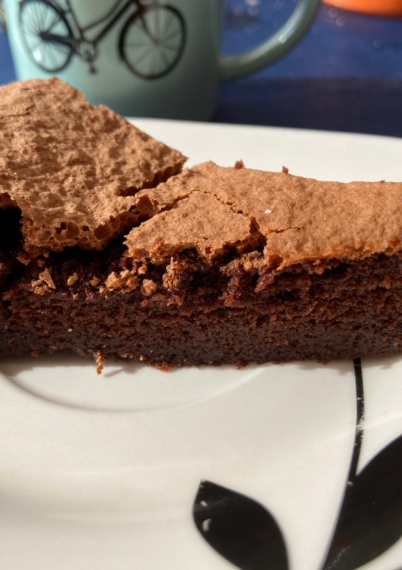 Una foto de Torta de chocolate súper húmeda sin tacc