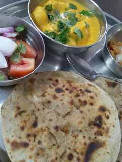 રાજસ્થાની રોટલી (Rajasthani Rotli Recipe In Gujarati) રેસીપી મુખ્ય ફોટો
