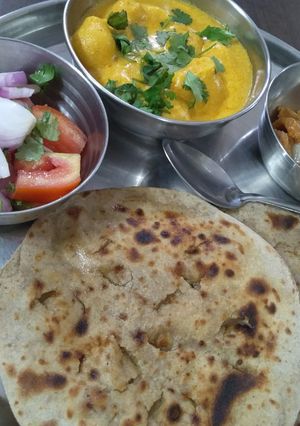 રાજસ્થાની રોટલી (Rajasthani Rotli Recipe In Gujarati) રેસીપી મુખ્ય ફોટો
