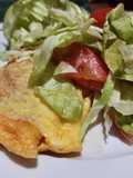 Omelette de queso y ensalada mixta