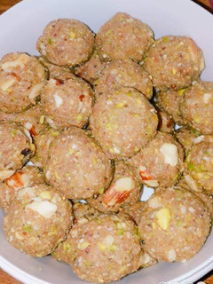 A picture of Dry fruit ladoo.