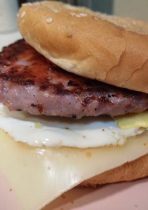 Una foto de Hamburguesa al estilo Peke