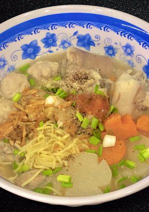 Hình của món Mì Đuôi Heo Giò Mọc.