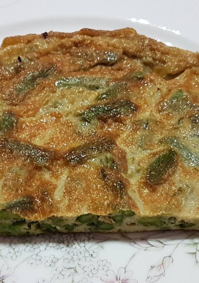Una foto de Tortilla de espárragos