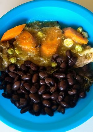 Una foto de Bisteces en salsa verde con verduras