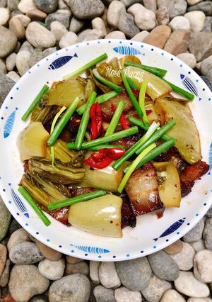 Hình của món Cải Chua Kho Thịt Heo Phơi Khô.