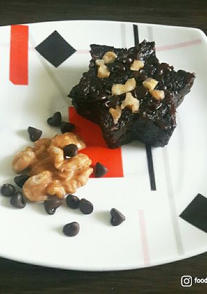 A picture of Healthy Instant and No Bake Mini Oats Brownies.
