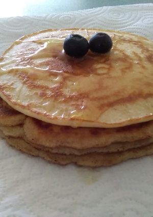 A picture of Best pancakes Ever😋🥞🥞🥞.