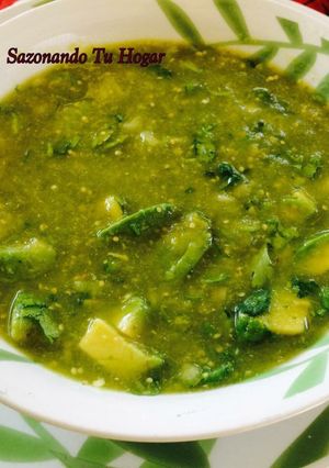 Una foto de Salsa verde con aguacate de mi cocina💖