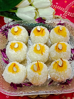 क्विक कंडेंस्ड मिल्क नारियल लड्डू (quick condensed milk coconut laddu recipe in Hindi) रेसिपी मुख्य फोटो