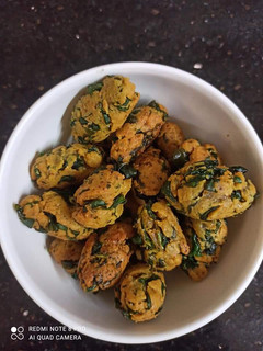 मेथी मुठिया (methi muthiya recipe in Hindi) रेसिपी मुख्य फोटो