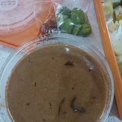 รูปของ Saos kacang siomay dan sambelnya