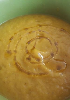 Una foto de Crema de verduras con cúrcuma