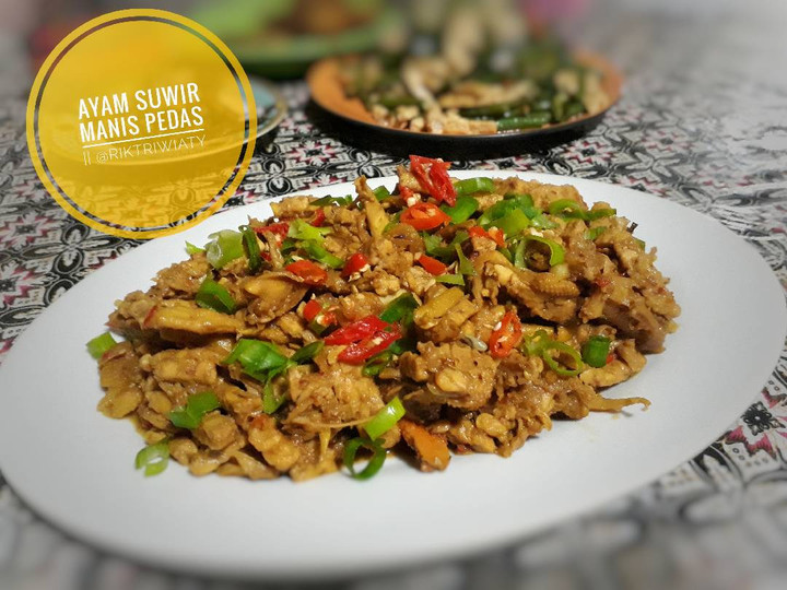 Bagaimana Menyiapkan Ayam Suwir Manis Pedas, Enak