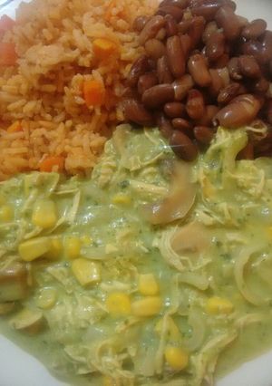 Una foto de Pollo a la Poblana