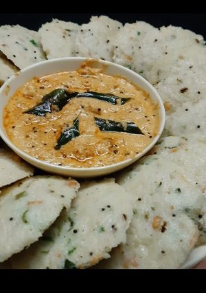 रवा इडली (rava idli recipe in Hindi) रेसिपी मुख्य फोटो