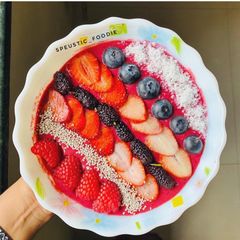 A picture of Super Berry Smoothie Bowl.
