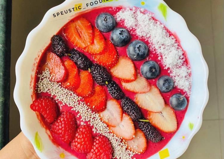 Step-by-Step Guide to Prepare Super Quick Homemade Super Berry Smoothie Bowl