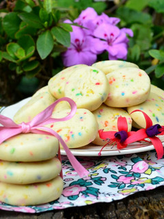 Una foto de Galletitas de limón con harina de arroz, sin manteca💫
