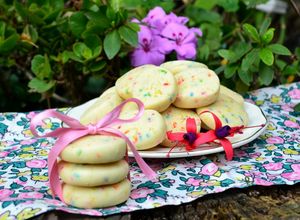 Una foto de Galletitas de limón con harina de arroz, sin manteca💫