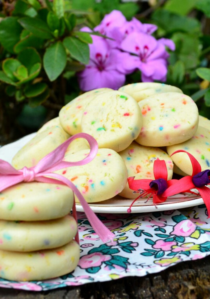 Una foto de Galletitas de limón con harina de arroz, sin manteca💫