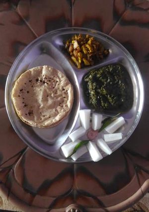 सरसों पालक बथुआ का साग(sarso palak bathua ka saag recipe in Hindi) रेसिपी मुख्य फोटो
