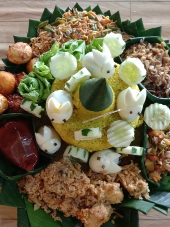 Langkah Gampang Menyiapkan Resep Nasi kuning tumpeng lengkap yang Sempurna Anti Ribet, Lezat Sekali