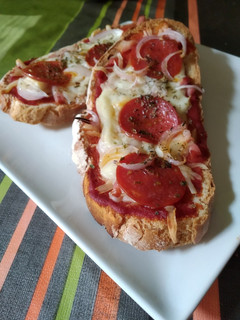 Una foto de Pizzetas a las 3 flores de Pitiminí