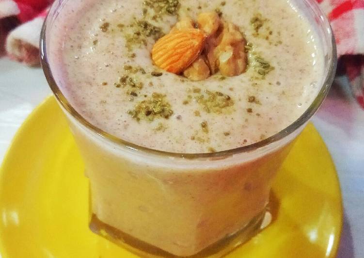 Steps to Make Quick Barley and fennel lassi
