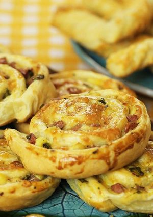 Фото Очень вкусная закуска из слоеного теста.