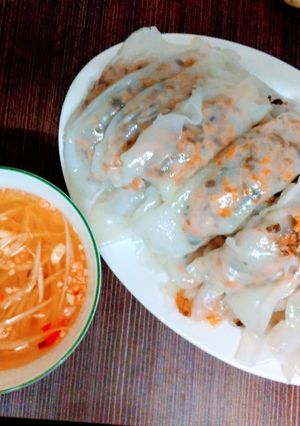 Hình của món Làm bánh cuốn tại nhà bằng chảo chống dính.