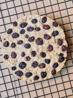 Una foto de Mega galleta saludable de mantequilla de maní y avena sin azúcares ni edulcorantes ni harina